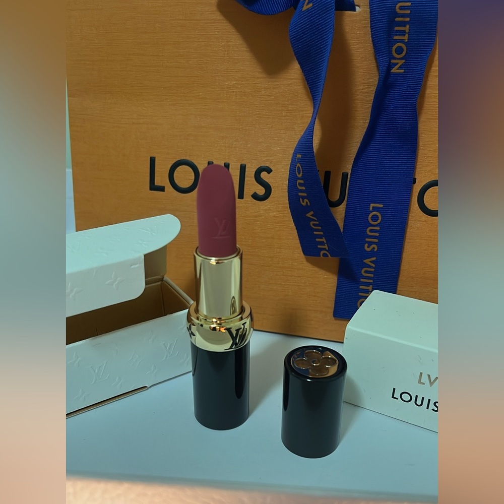New,unused & authentic Louis Vuitton Rouge/Matte Lipstick color 207 Sensual Wave - Picture 6 of 9